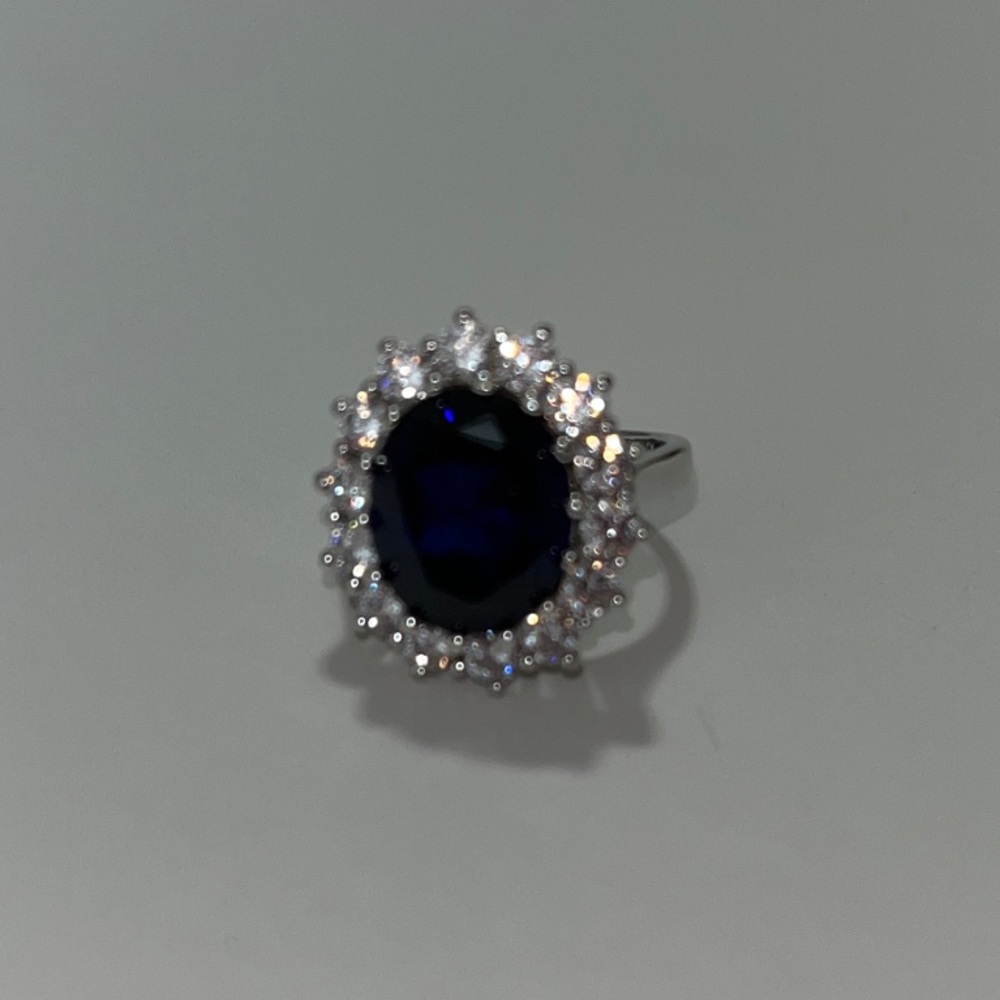 Elegant Silver and Blue Gemstone Ring